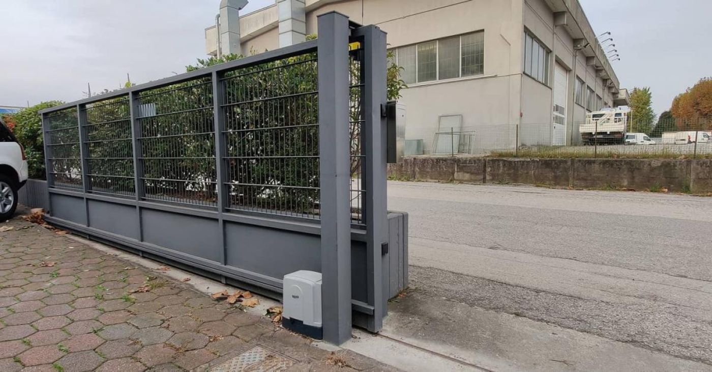 How to choose an automatic rolling gate opener?