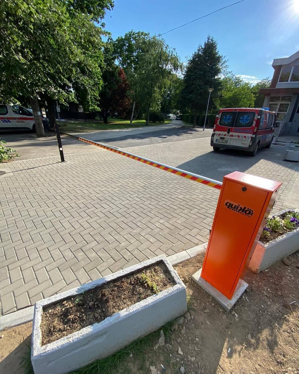 Automatic road barriers