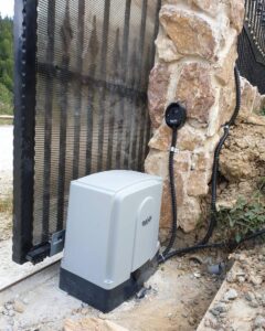 automatic sliding gate mechanism